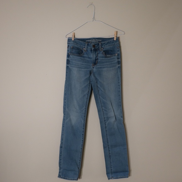 Light-wash American Eagle Jeans - Picture 1 of 2